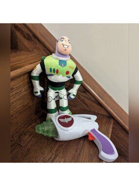Disney Store 9” Buzz Lightyear Plush Space Ranger Infinity Blaster Toy Like New